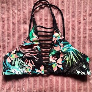 🌺RipCurl Cut-out Bikini Top 🌺